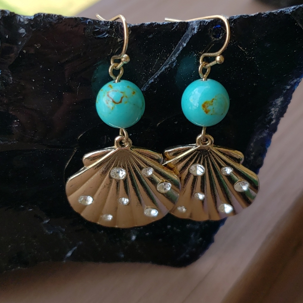 Gorgeous Earring